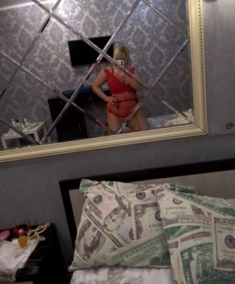 💦 У меня опыт, который позволяет мне проводить незабываемые встречи, наполненные страстью и желанием. 💋 Я профессионалка в обеспечении твоего удовольствия и комфорта. Мои услуги включают массаж, стриптиз и многое другое, чтобы разнообразить наше время вместе. 😈 Я открыта для разных экспериментов, горячих игр и парных встреч. Мои фото реальны, я живу в Москве и готова стать твоей романтической дикой кошечкой на ночь. 🐾 Не упусти возможность окунуться в мир наслаждений со мной! 🔥💫 Марина